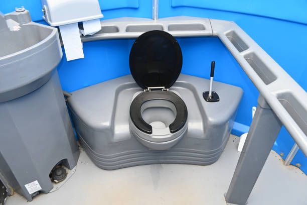 Portable Toilet Options We Offer in Steger, IL